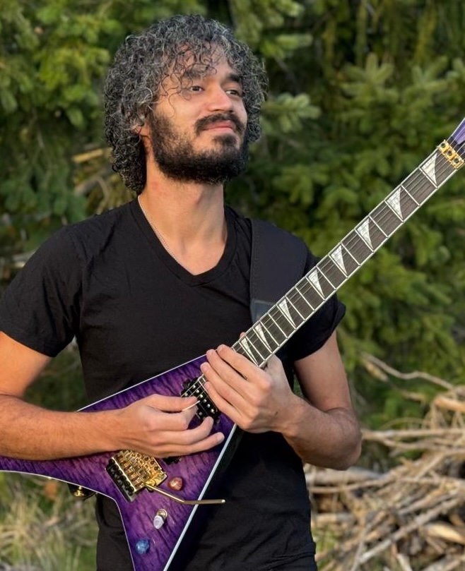 Guitar Teacher, Keyboard + Piano Teacher Robert