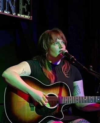 Vocal Teacher, Keyboard + Piano Teacher Arielle Ward