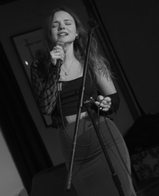 Vocal Teacher Tomi Jean