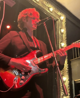 Vocal Teacher, Guitar Teacher, Bass Guitar Teacher Ty Graft