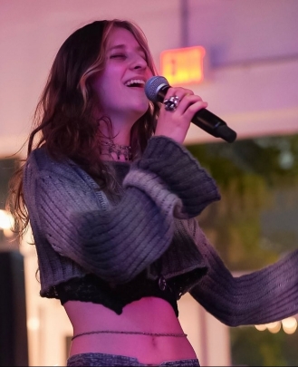 Vocals Teacher, Keyboard + Piano Teacher Camilla Correa