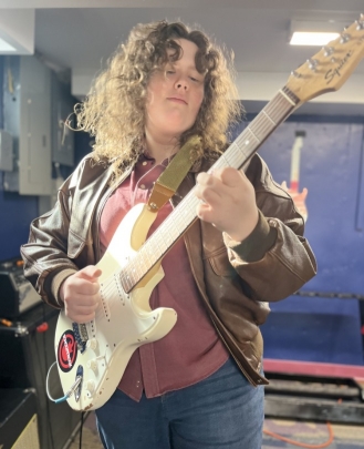 Guitar Teacher, Bass Guitar Teacher Oli