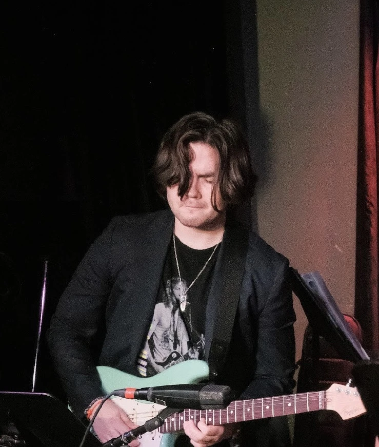 Guitar Teacher, Vocal Teacher, Bass Guitar Teacher Pato