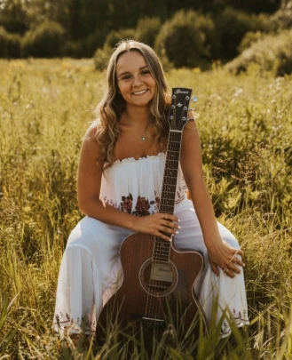 Vocal Teacher, Guitar Teacher, Keyboard + Piano Teacher Caroline 