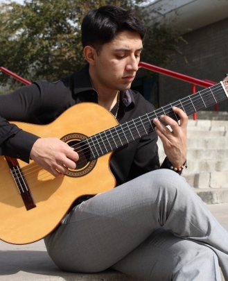 Guitar Teacher Adrian