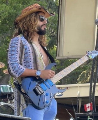 Guitar Teacher, Bass Guitar Teacher, Show Show Director Francisco Trigoso