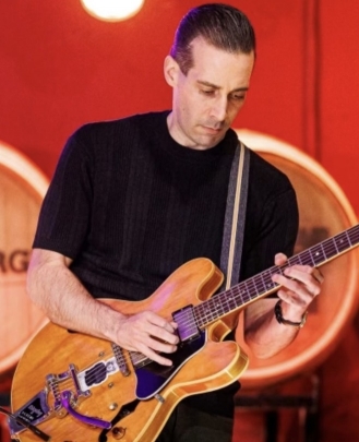 Guitar Teacher, Bass Guitar Teacher, Keyboard + Piano Teacher Daniel Parks