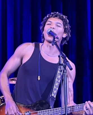 Guitar Teacher, Bass Guitar Teacher, Drums Teacher, Keyboard + Piano Teacher Zen