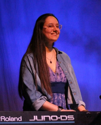 Keyboard + Piano Teacher Rhiannon Ward