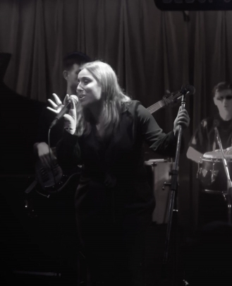 Profesora de Canto Agustina Liniado