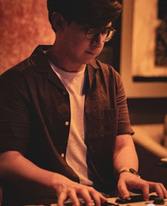 Profesor de Teclado + Piano Iván Elizondo