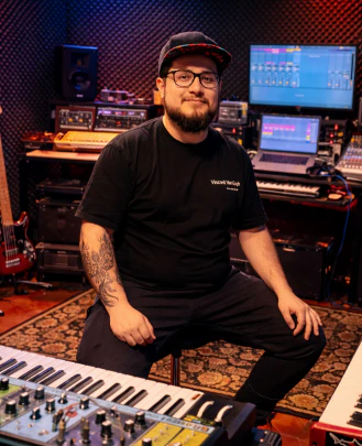 Keyboard + Piano Teacher Ivan Larrea