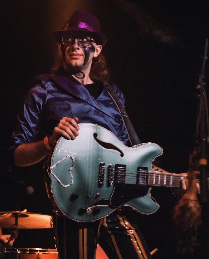 Guitar Teacher, Keyboard + Piano Teacher Jack Darnell