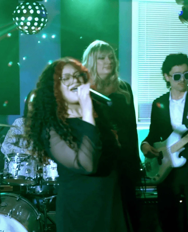 Vocal Teacher, Bass Guitar Teacher, Keyboard + Piano Teacher Jasmine