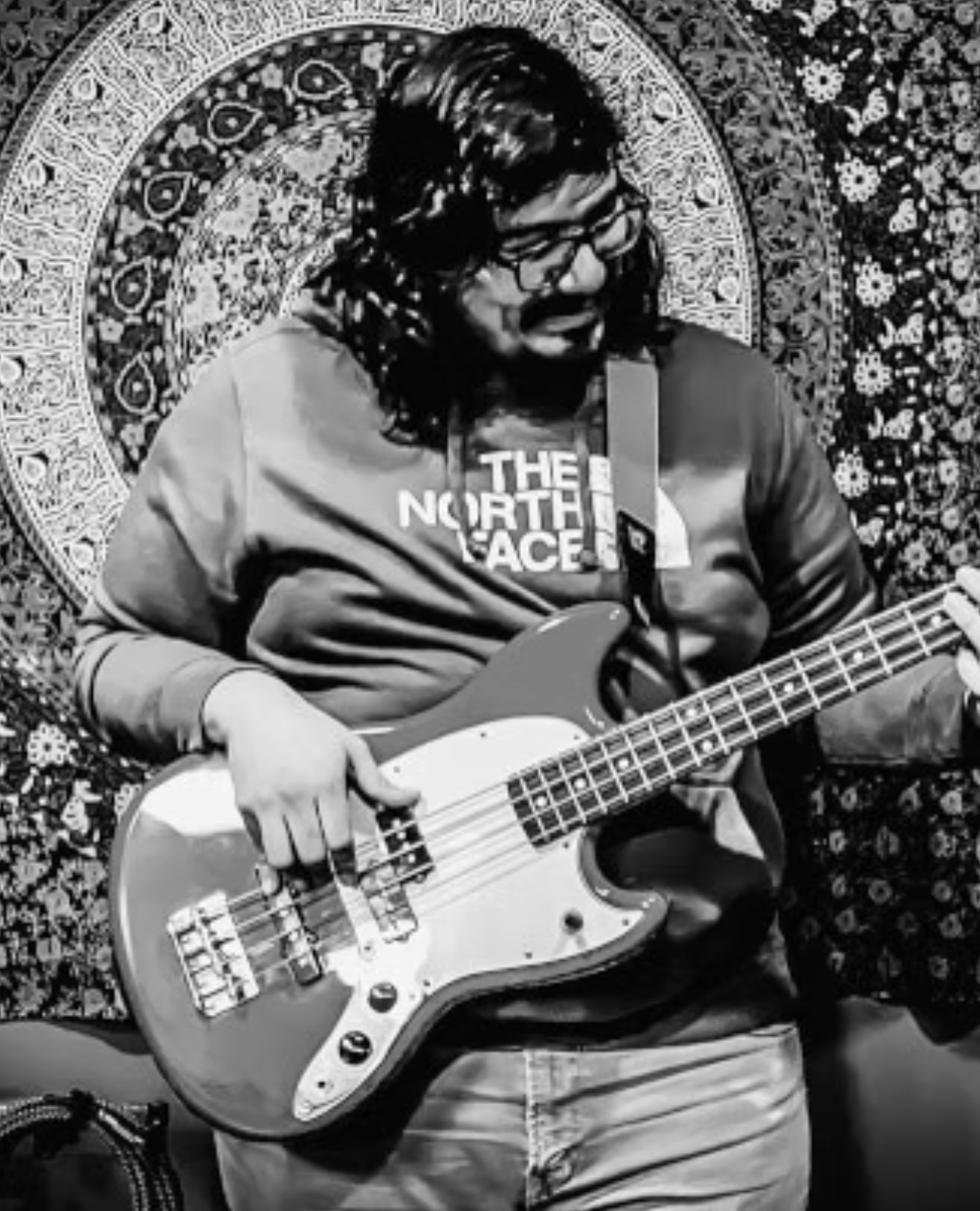 Guitar Teacher, Vocal Teacher, Keyboard + Piano Teacher, Bass Guitar Teacher Jean