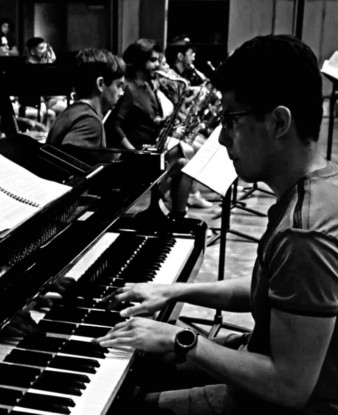 Keyboard + Piano Teacher Jose Silva Vega
