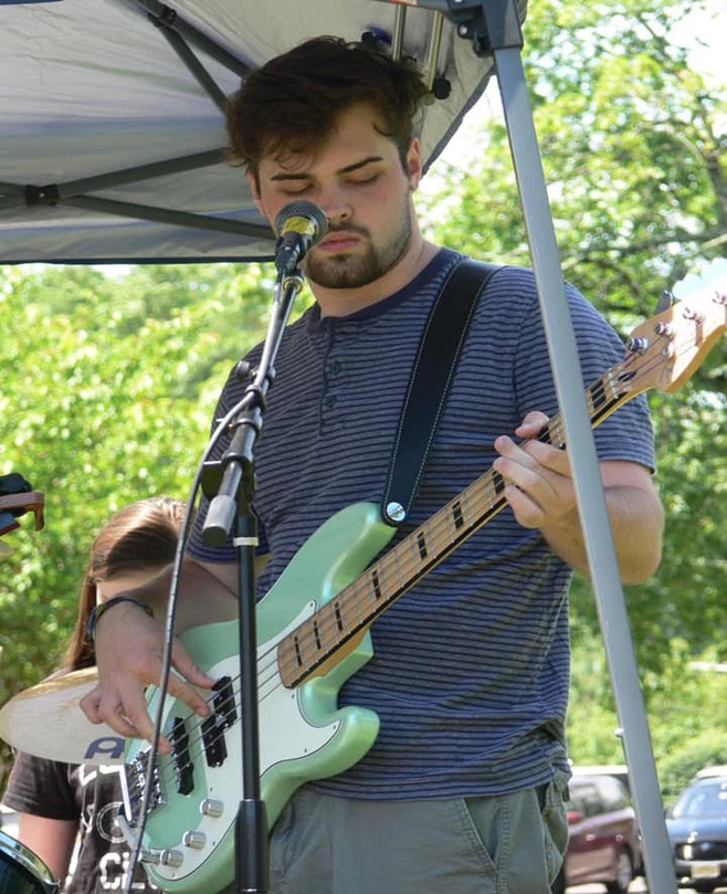 Guitar Teacher, Bass Guitar Teacher Koda