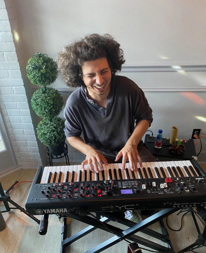 Keyboard + Piano Teacher Avery Cohen