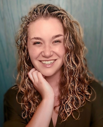 Vocals Teacher, Keyboard + Piano Teacher Lexi Smith