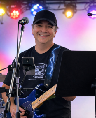 Guitar Teacher Lou Rubio