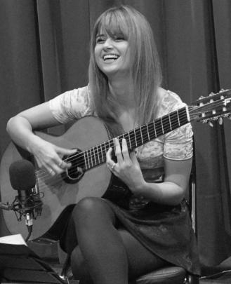 Instructora de Guitarra Lucía Acuña
