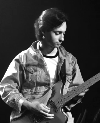 Guitar Teacher, Bass Guitar Teacher, Drum Teacher Lucas Tammariello