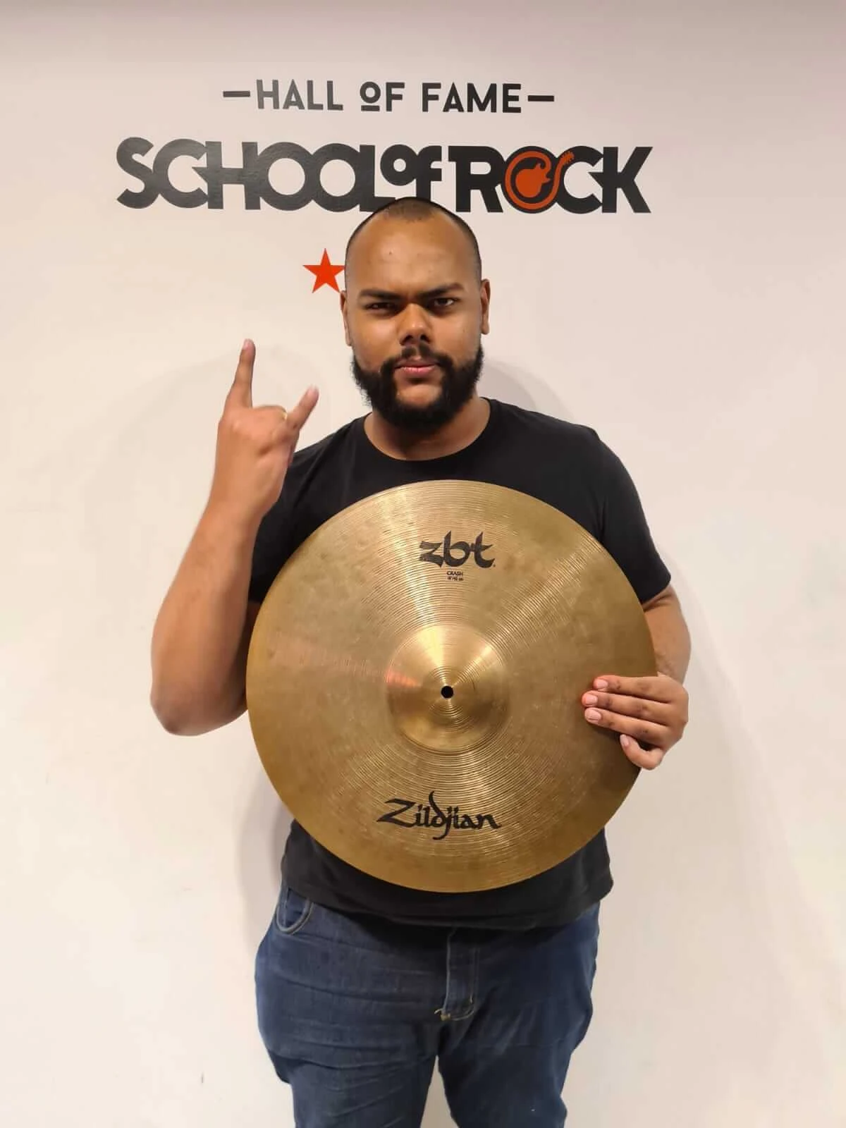Professor de Baterista, Professor de Violão, Professor de Baixo, Professor de Rookies Lucas Avelino
