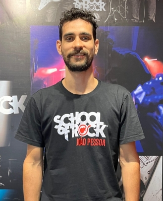 Professor de Contrabaixo, Violão, e Bateria Lucas Henrique Silva