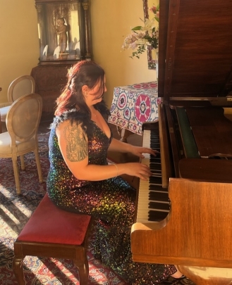 Vocals Teacher, Keyboard + Piano Teacher Lyra Resendez