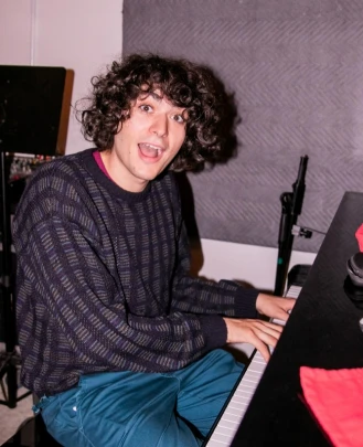 Keyboard + Piano Teacher, Bass Guitar Teacher Matan Birnbaum