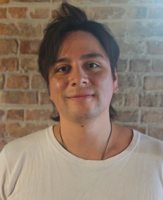 Vocal Teacher, Keyboard + Piano Teacher, Bass Guitar Teacher, Guitar Teacher Mauro