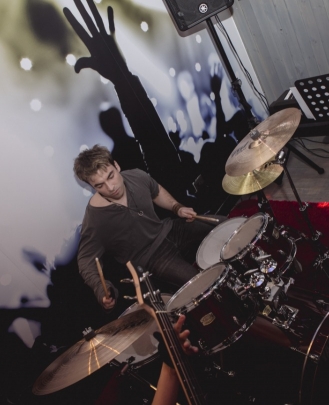 Profesor de Batería Max Drake