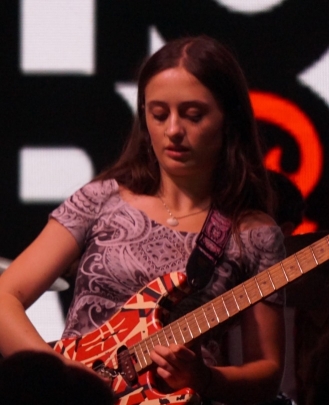 Guitar Teacher, Bass Guitar Teacher, Little Wing Teacher, Rookies Teacher Melanie