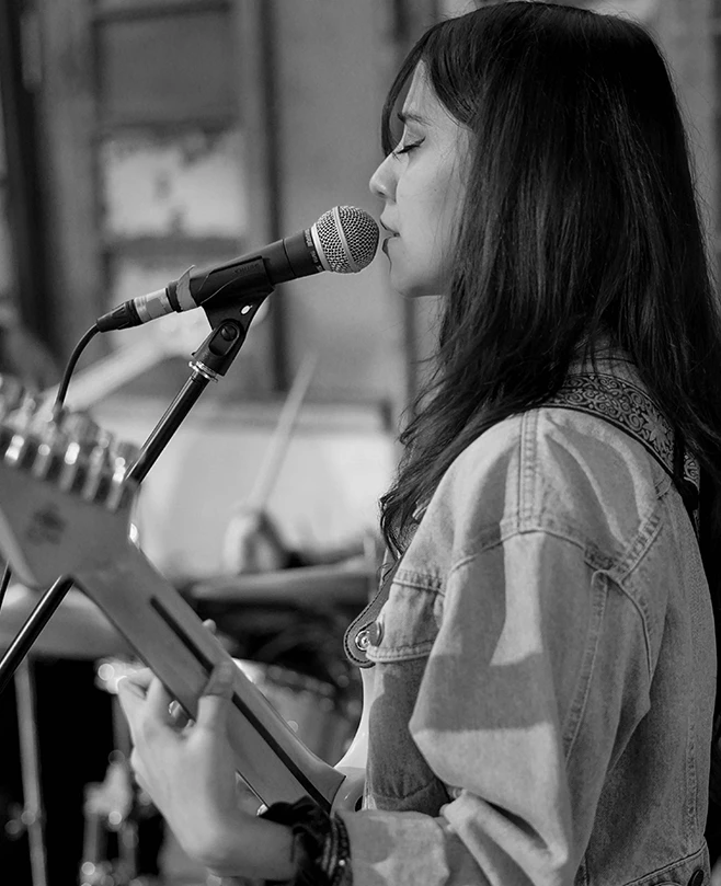 INSTRUCTORA DE CANTO MICHELLE THENOUX