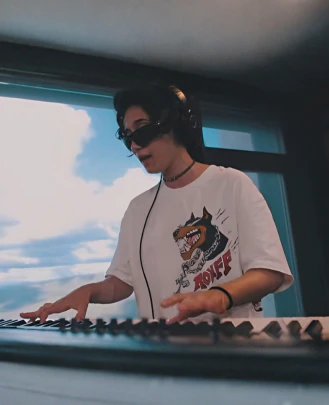 Professora de Teclado + Piano Natália Arbach