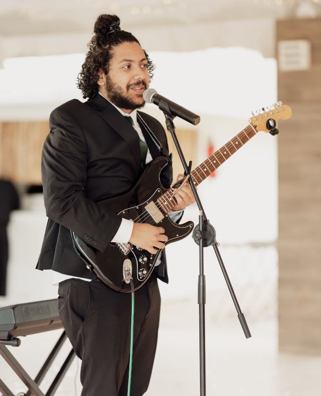 Guitar Teacher Nicolas Vivas