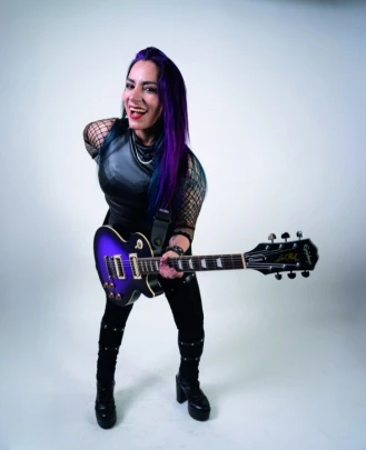 Instructora de Guitarra Olivia Alarcon