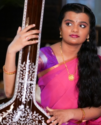 Vocal Teacher, Keyboard + Piano Teacher Rakshi Vazhkupai Jaiganesh