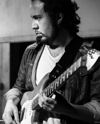 Profesor de Guitarra Pablo Donoso