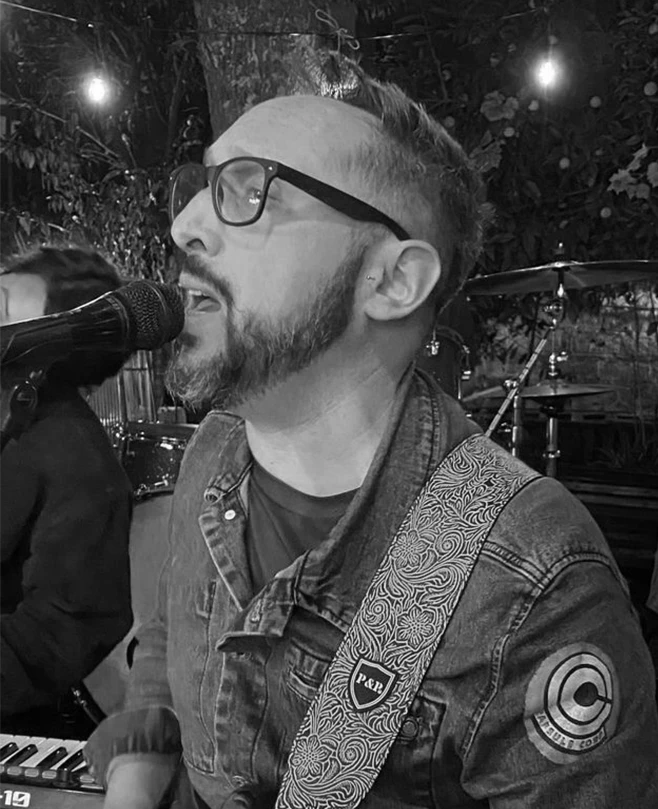 INSTRUCTOR DE BAJO PABLO UZCATEGUI