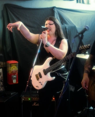 Guitar Teacher, Bass Guitar Teacher Pearl