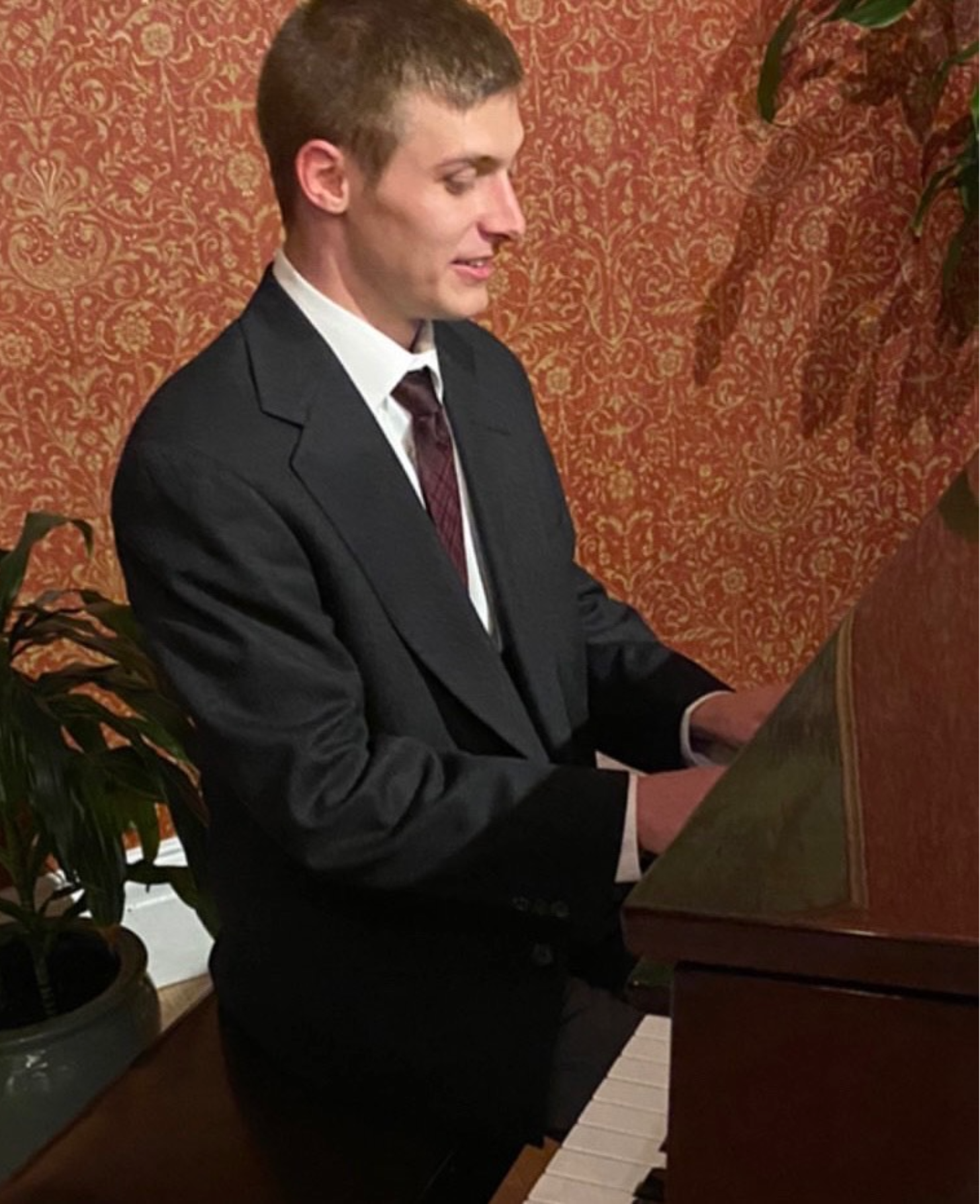 Keyboard + Piano Teacher Ryan Michelson