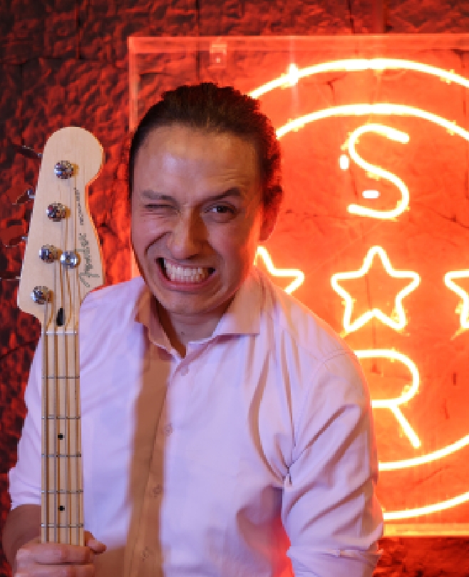 INSTRUCTOR DE BAJO JOHAN MOLINA