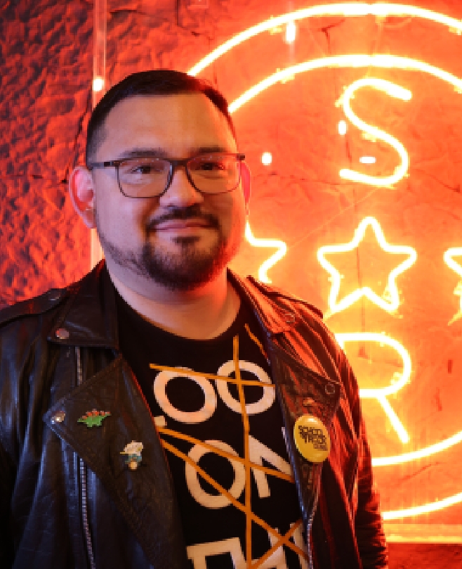 INSTRUCTOR DE BATERÍA ENRIQUE COLLAZOS