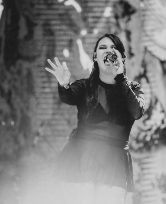 Instructora Canto Rayen Godoy