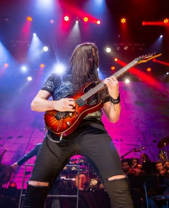 Guitar Teacher Roberto Barros