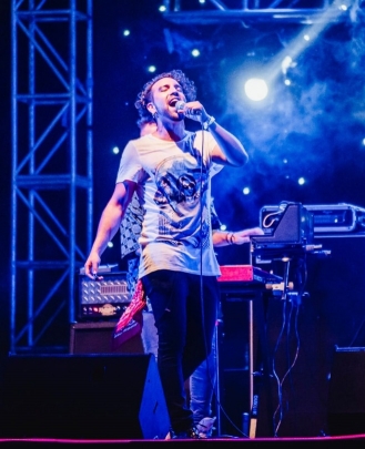Profesor de Canto, Teclado y Guitarra Rodrigo Peralta