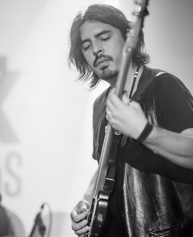 Profesor de Guitarra, Batería y Bajo Rodrigo Sedano