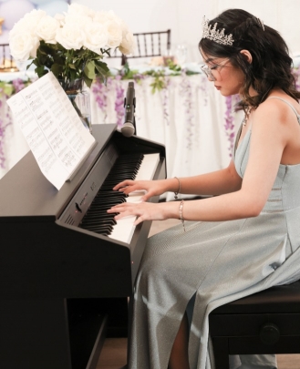 Keyboard + Piano Teacher, Vocal Teacher, Guitar Teacher Sammy