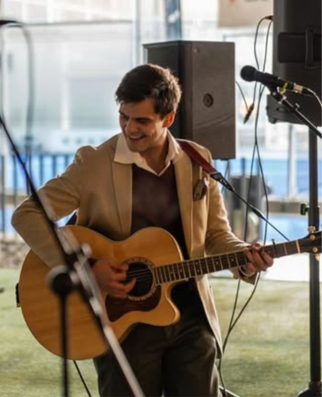 Profesor de Piano y Guitarra Santi Sanz